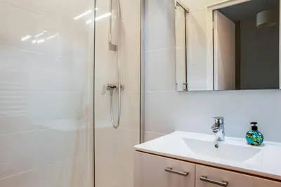 Salle de bains dans l'établissement Appartement des Bergères - Welkeys