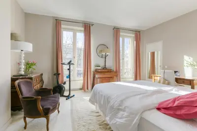 Un ou plusieurs lits dans un hébergement de l'établissement Superbe appart de 129m2, 3 ch-Neuilly 2 min Paris