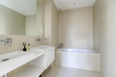 Salle de bains dans l'établissement Superbe appart de 129m2, 3 ch-Neuilly 2 min Paris