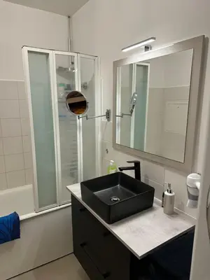Salle de bains dans l'établissement Appt entier MONPARNASSE avec TERRASSE et PARKING