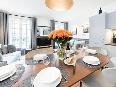 Coin salon dans l'établissement LivinParis - Luxury 2 Bedrooms Centre Pompidou
