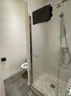 Salle de bains dans l'établissement 2 pieces proche metro, Montrouge