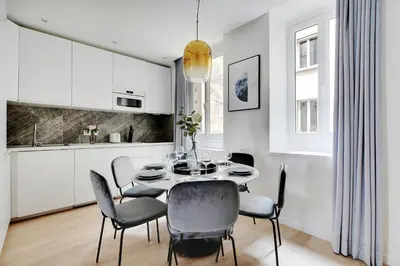 Cuisine ou kitchenette dans l'établissement Charming apartment - 2BR-6P -In the heart of Paris