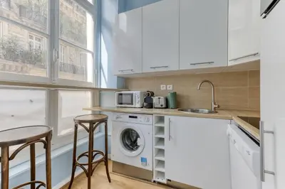 Cuisine ou kitchenette dans l'établissement The Typical Parisian Flat - Louvre Royal - Paris 1