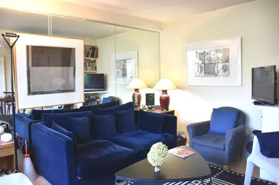 Télévision ou salle de divertissement dans l'établissement Eiffel Tower - Suffren