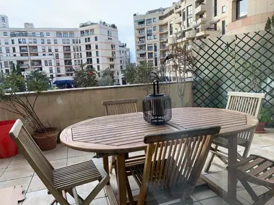 Balcon ou terrasse dans l'établissement Superbe appartement 3 pièces 57 m2 avec Terrasse 33m2
