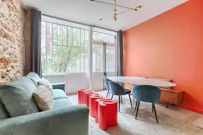 Coin salon dans l'établissement MyKeypers - Splendid Parisian Flat 6P - 2 Bedrooms - Rue Montorgueil