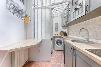 Cuisine ou kitchenette dans l'établissement MyKeypers - Splendid Parisian Flat 6P - 2 Bedrooms - Rue Montorgueil