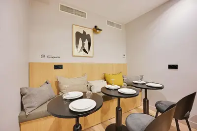 Coin salon dans l'établissement Magnificent apartment - 2BR-7P - Auteuil