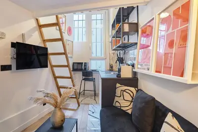 Télévision ou salle de divertissement dans l'établissement Studio Centre de Paris by Studio prestige
