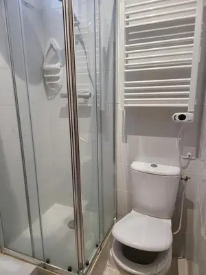 Salle de bains dans l'établissement Paris Malakoff Garden Apartments