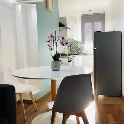Cuisine ou kitchenette dans l'établissement Mêla