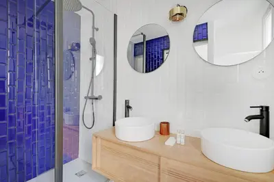 Salle de bains dans l'établissement Apartments in the heart of Paris in Sentier