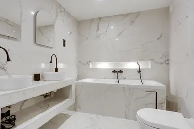 Salle de bains dans l'établissement Apartments in the heart of Paris in Sentier