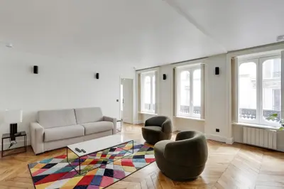 Coin salon dans l'établissement Apartments in the heart of Paris in Sentier