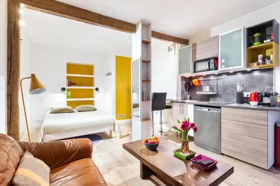 Cuisine ou kitchenette dans l'établissement Studio Montonnerre avec terrasse proche Necker et Montparnasse