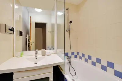 Salle de bains dans l'établissement Modern studio - 2P - Issy-les-Moulineaux - Javel