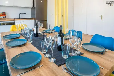 Boissons dans l'établissement CAOPEO - Top Hôte Paris - 8 personnes Balcon Parking