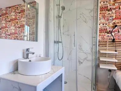Salle de bains dans l'établissement FRUITIERS3