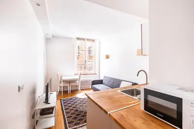 Cuisine ou kitchenette dans l'établissement Ciseaux 3F - SAINT GERMAIN DES PRES - Bail Mobilité