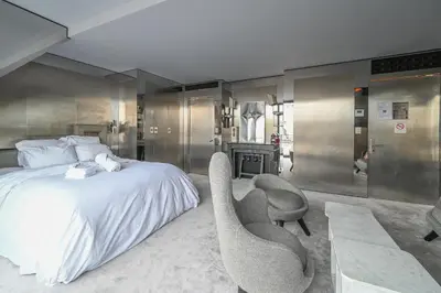 Plan de l'établissement Sublime Suite à saint Germain des Près (Montana 7)