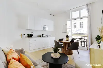 Cuisine ou kitchenette dans l'établissement Beautiful apartment 1BR-4P - Le Marais