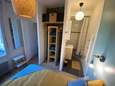 Salle de bains dans l'établissement Magnifique appartement T2 aux portes de Paris