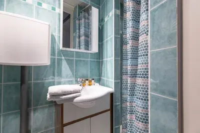 Salle de bains dans l'établissement Veeve - Vintage Violet