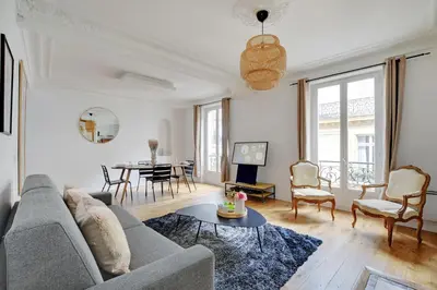 Coin salon dans l'établissement Exclusive apartment - 1BR-4P - Arc de Triomphe