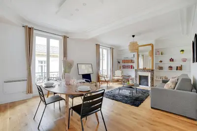 Coin salon dans l'établissement Exclusive apartment - 1BR-4P - Arc de Triomphe