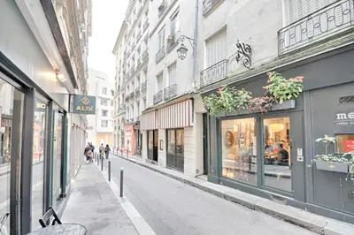 Clients de l'établissement Ciseaux 3G - SAINT GERMAIN DES PRES - Superbe appartement