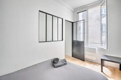 Un ou plusieurs lits dans un hébergement de l'établissement Ciseaux 3G - SAINT GERMAIN DES PRES - Superbe appartement