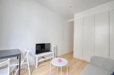 Télévision ou salle de divertissement dans l'établissement Ciseaux 3G - SAINT GERMAIN DES PRES - Superbe appartement