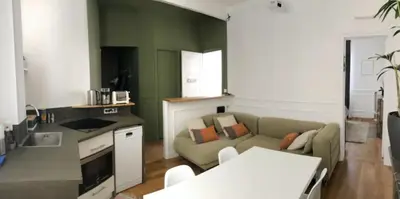 Cuisine ou kitchenette dans l'établissement Paris charm suite authentique, quartier latin, 2/4 pers