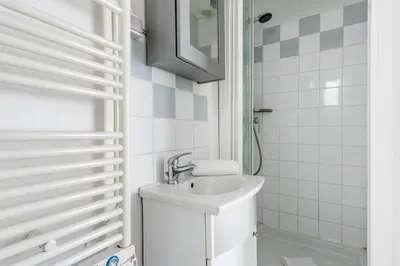 Salle de bains dans l'établissement Appartement Magenta Quest
