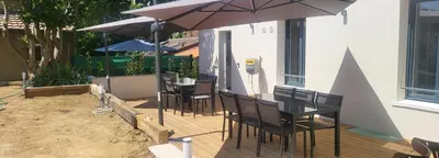 Terrasse ou espace extérieur de l'établissement Grande OU petite maison sur 360m2 de jardin clos sans vis à vis