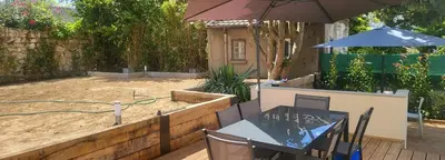 Jardin de l'établissement Grande OU petite maison sur 360m2 de jardin clos sans vis à vis