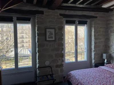 Un ou plusieurs lits dans un hébergement de l'établissement duplexparisrepublique