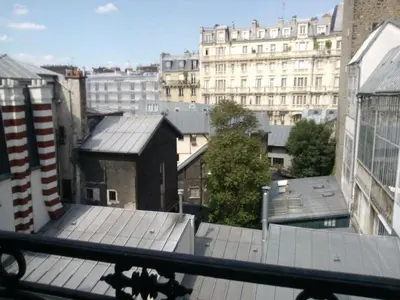 Vue générale sur Paris ou vue de la ville depuis l'appartement