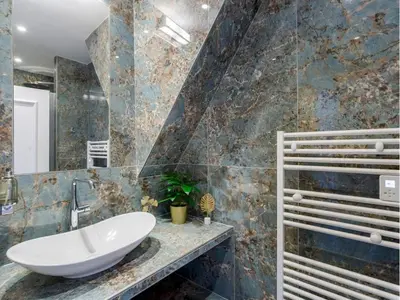 Salle de bains dans l'établissement Merveil - Luxury Suite - Marais - Antoine II