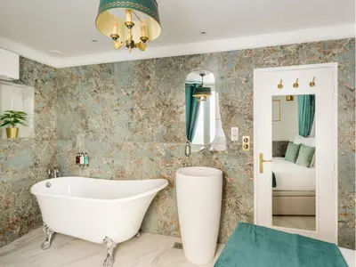 Salle de bains dans l'établissement Merveil - Luxury Suite - Marais - Antoine I