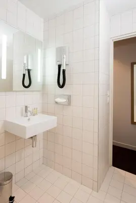 Salle de bains dans l'établissement Hotel Mirabeau Eiffel