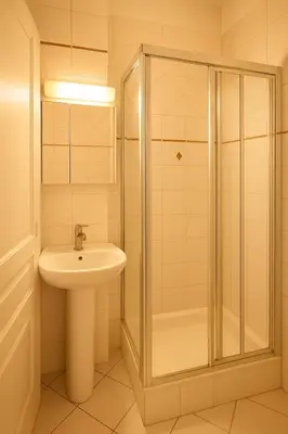 Salle de bains dans l'établissement Home Sweet Home Champs Elysées Niel