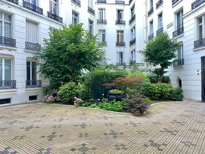 Jardin de l'établissement Home Sweet Home Champs Elysées Niel