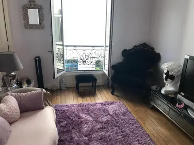 Coin salon dans l'établissement Superbe appartement proche de la butte Montmartre