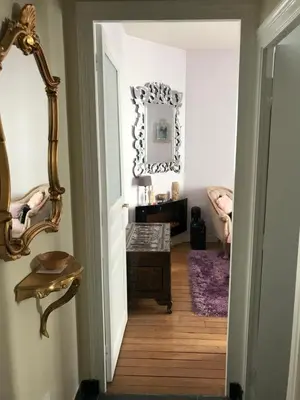 Un ou plusieurs lits dans un hébergement de l'établissement Superbe appartement proche de la butte Montmartre