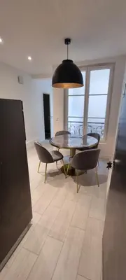 Coin salon dans l'établissement PARIS AURIOL