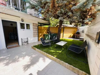Jardin de l'établissement Superbe studio avec entrée et jardin privés à moins de 15 minutes de Paris