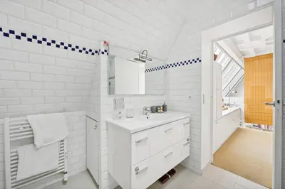 Salle de bains dans l'établissement Le Montparnasse - Wifi - Climatisation