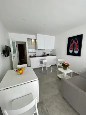 Cuisine ou kitchenette dans l'établissement Chez les artistes de Ménilmontant